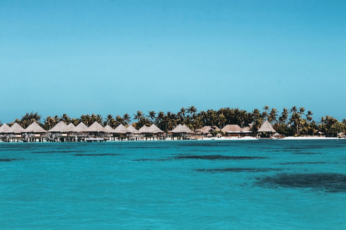 Budget resort on Borabora with simple accommodation and local market