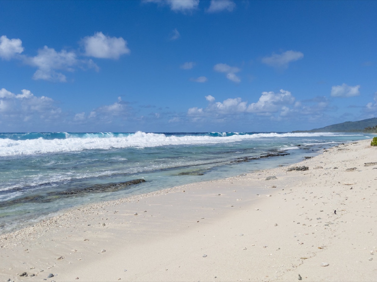 Playa de Tahiti con arena blanca