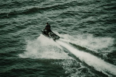 Bora Bora: Jet Ski vs. Crucero al Atardecer para tu Luna de Miel