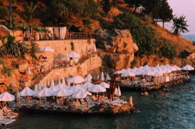 Laguna protetta: come vivere l'avventura marina senza rischi zero