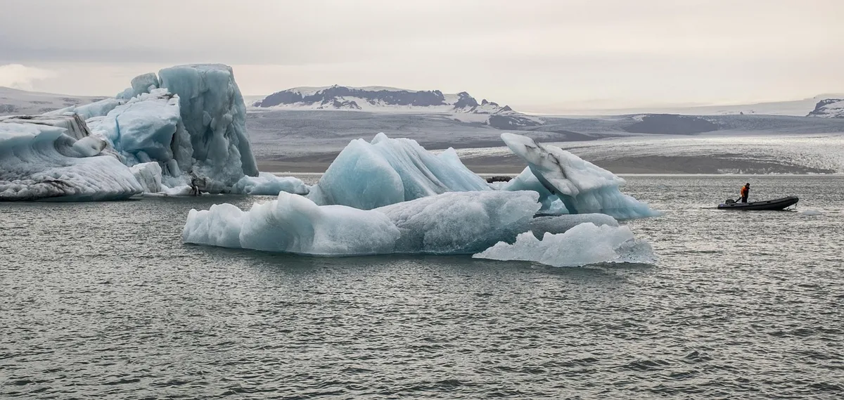 iceland, jokulsarlon, glacial lagoon, icebergs, rubber raft, guide, blue, jokulsarlon, jokulsarlon, jokulsarlon, jokulsarlon, jokulsarlon, glacial lagoon, guide